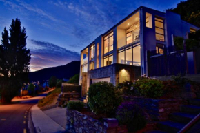 Spectacular Panoramic 5Bedroom Lakeview